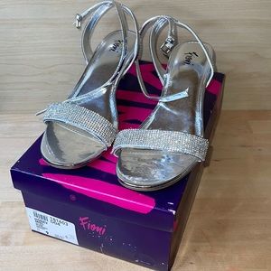 worn once , size 9 small heel